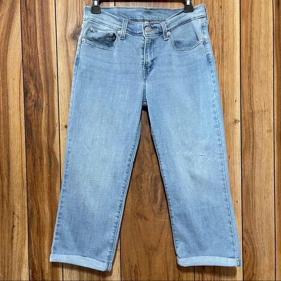 Levi Classic Capri Light Wash Stretch Denim, 27 - Picture 5 of 12